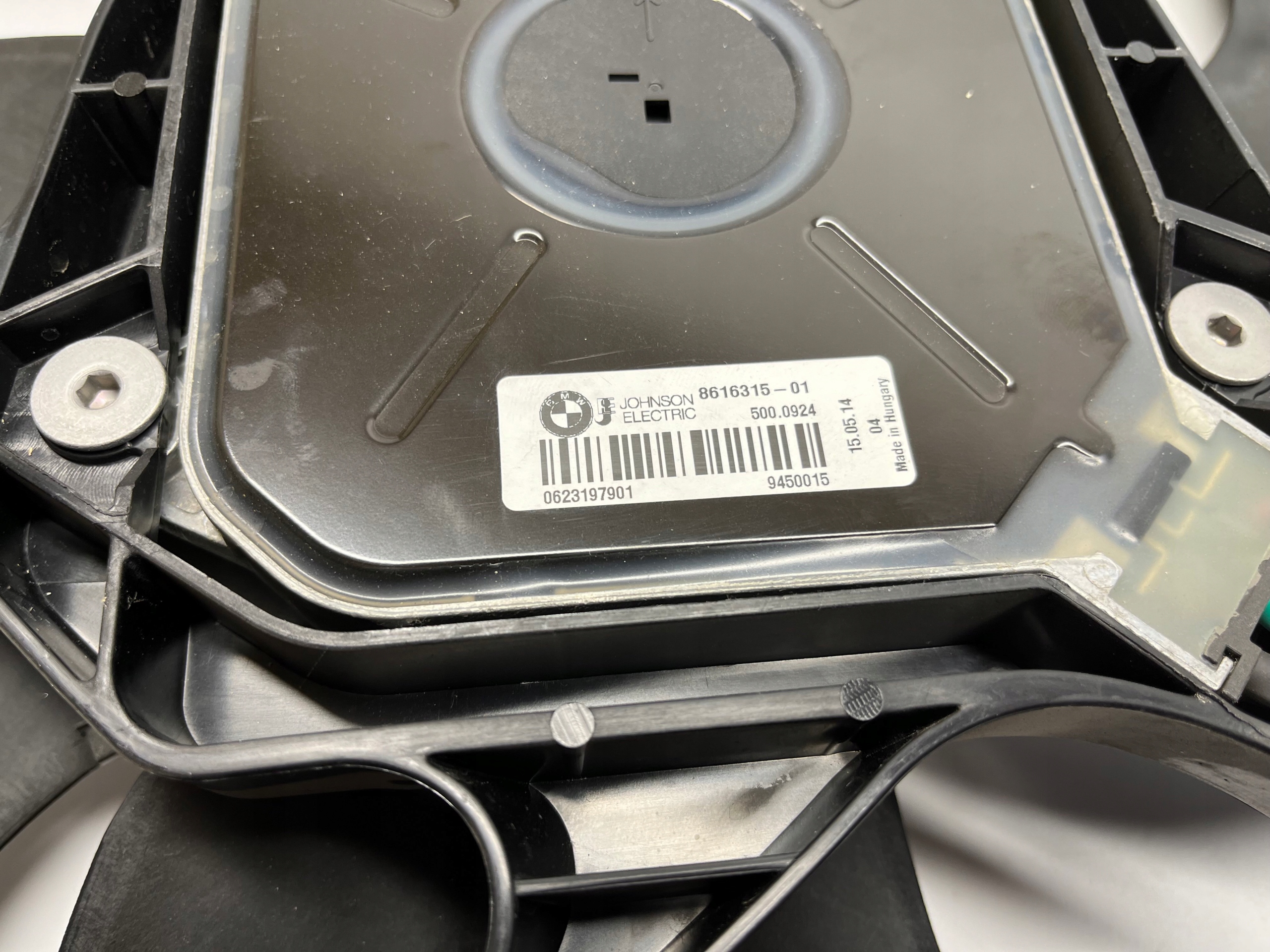 BMW F20 N F21 N F22 N F23 N F33 N F32 N WENTYLATOR OSŁONA 8621191 8641963 - obrazek 4
