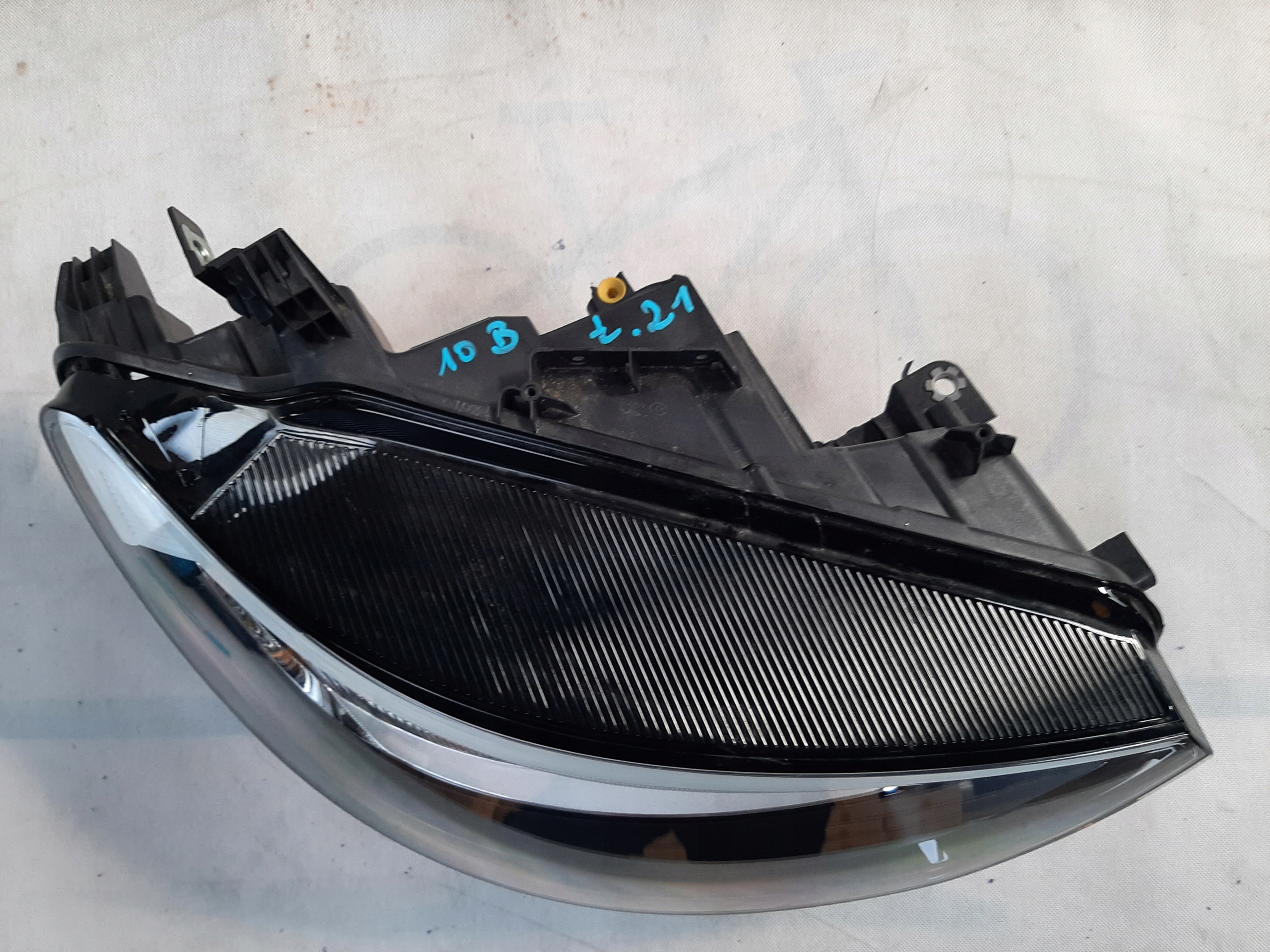 VW ID.3 REFLEKTOR LED LAMPA PRZÓD PRZEDNIA PRAWA 10B941006A - obrazek 3