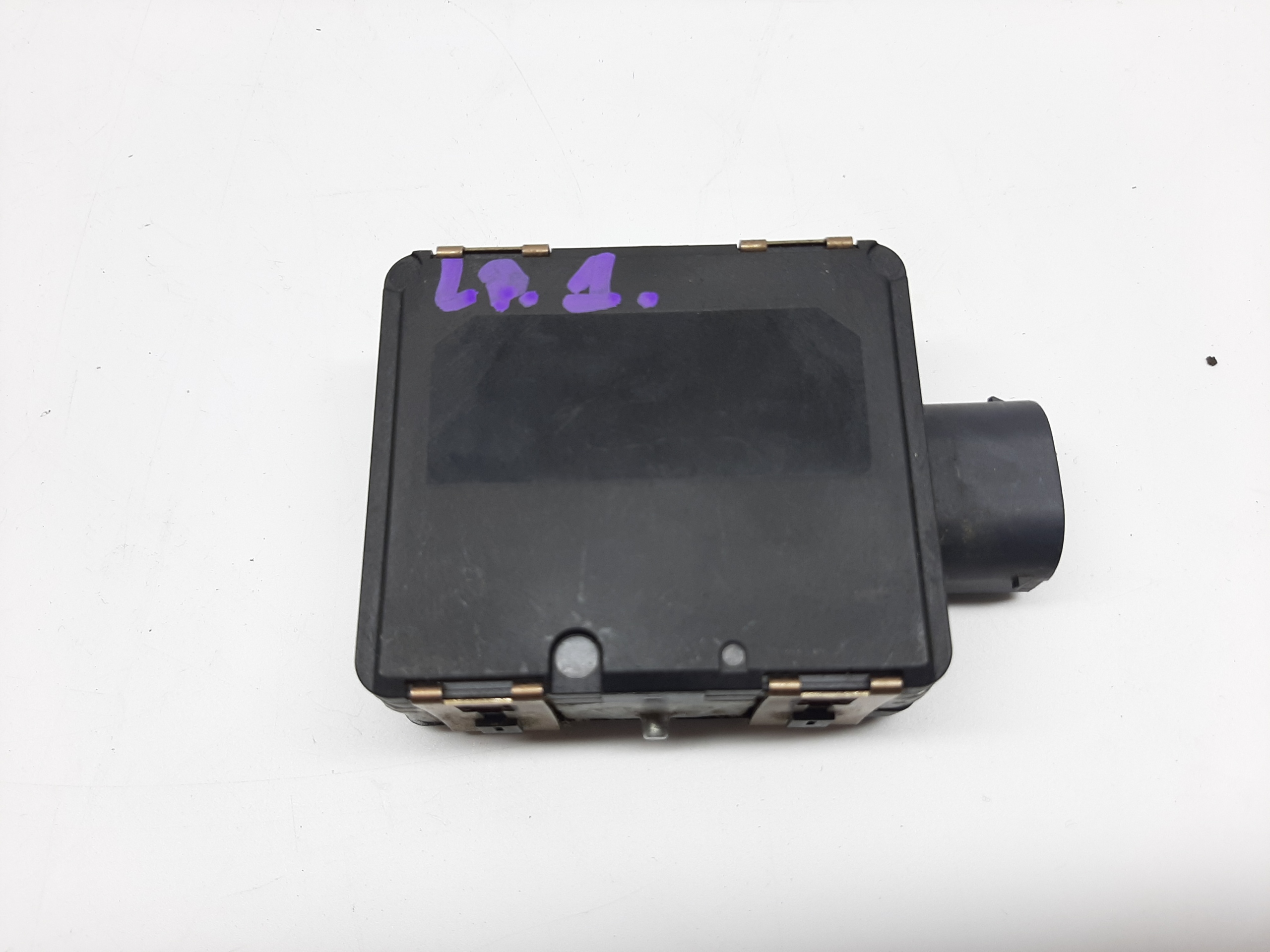VOLKSWAGEN PASSAT B8 2014- RADAR DISTRONIC PRZÓD 3Q0907550E 3Q0907567B - obrazek 2