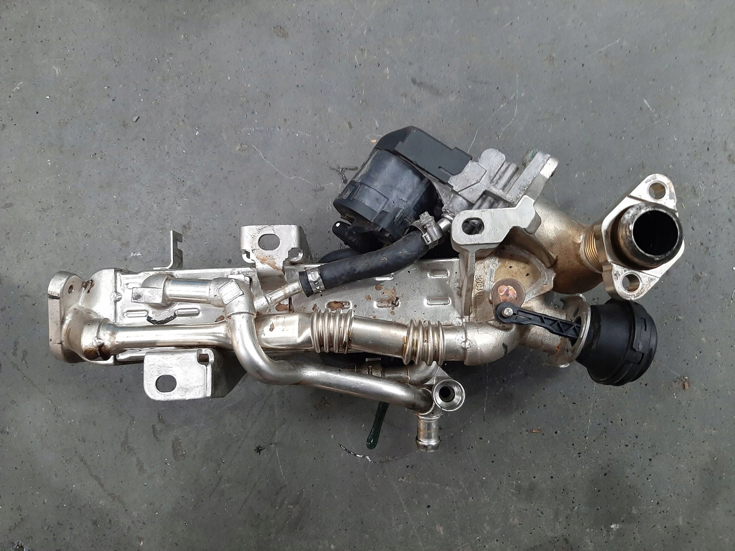 BMW F10 F11 F20 F30 3.0 2.0 D CHŁODNICA SPALIN 8476994 ZAWÓR EGR 4246R014 - obrazek 2