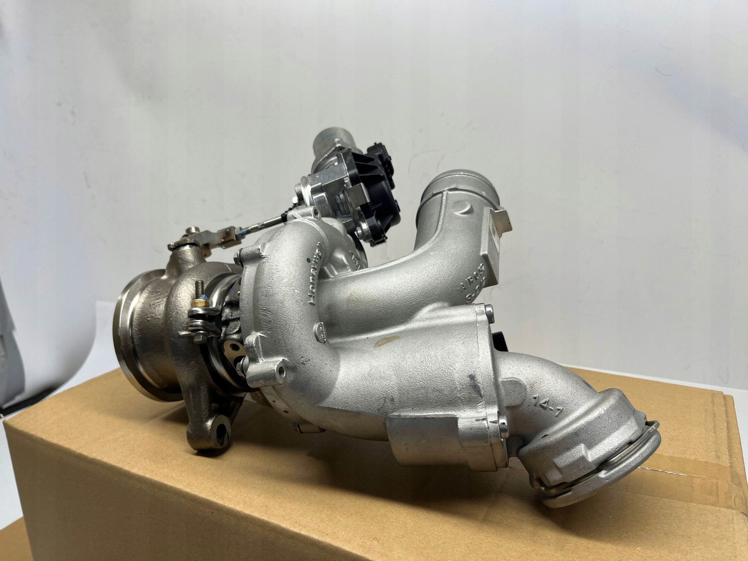 Vw Scirocco Beetle Turbo Turbina Turbosprężarka 1Km 06K145715D - obrazek 3
