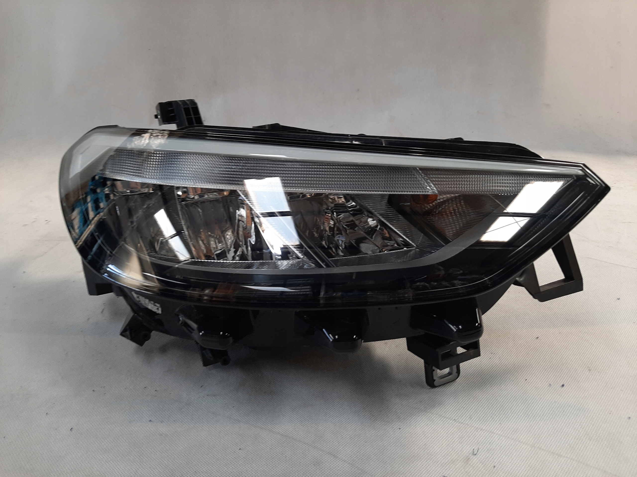 VW ID.3 REFLEKTOR LED LAMPA PRZÓD PRZEDNIA PRAWA 10B941006A