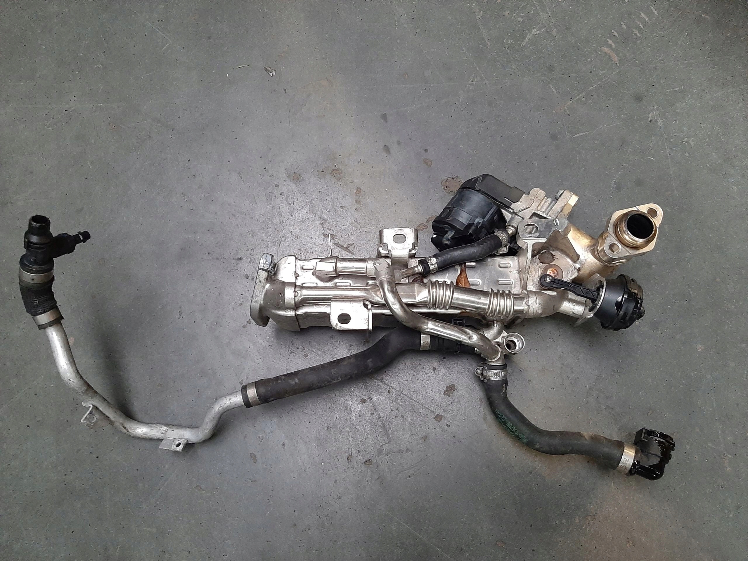 BMW F10 F11 F20 F30 3.0 2.0 D CHŁODNICA SPALIN 8476994 ZAWÓR EGR 4246R014 - obrazek 2