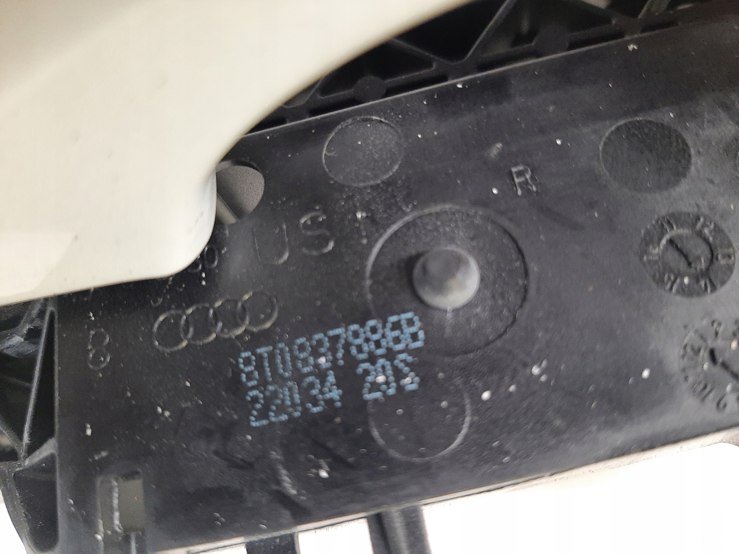 AUDI A5 8T KLAMKA PROWADNICA KLAMKI CIĘGNO PRAWY PRZÓD 8T0837886B - obrazek 3