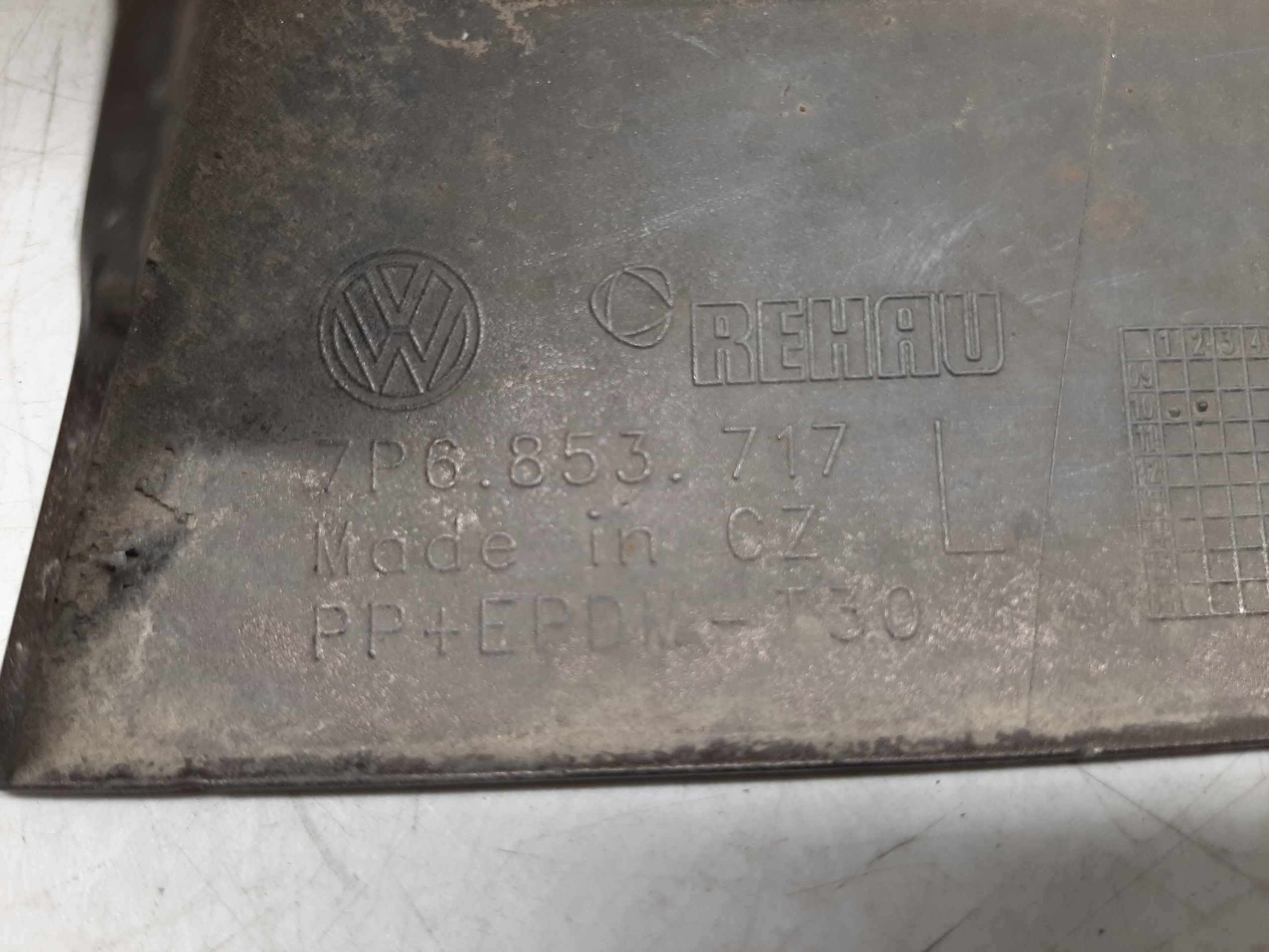 VW TOUAREG II LISTWA NADKOLA DOKŁADKA LEWY LEWA PRZÓD PRZEDNIA 7P6853717C - obrazek 3