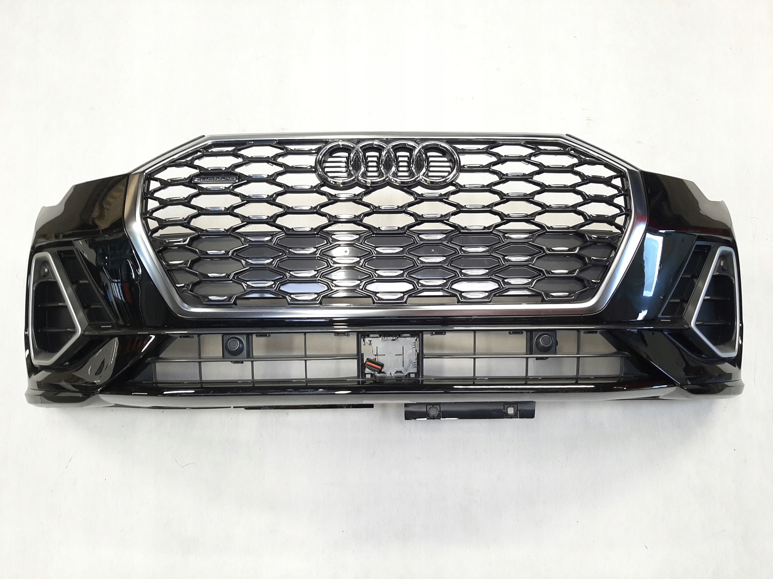 AUDI Q3 S-LINE ZDERZAK PRZÓD PRZEDNI 83A807437D