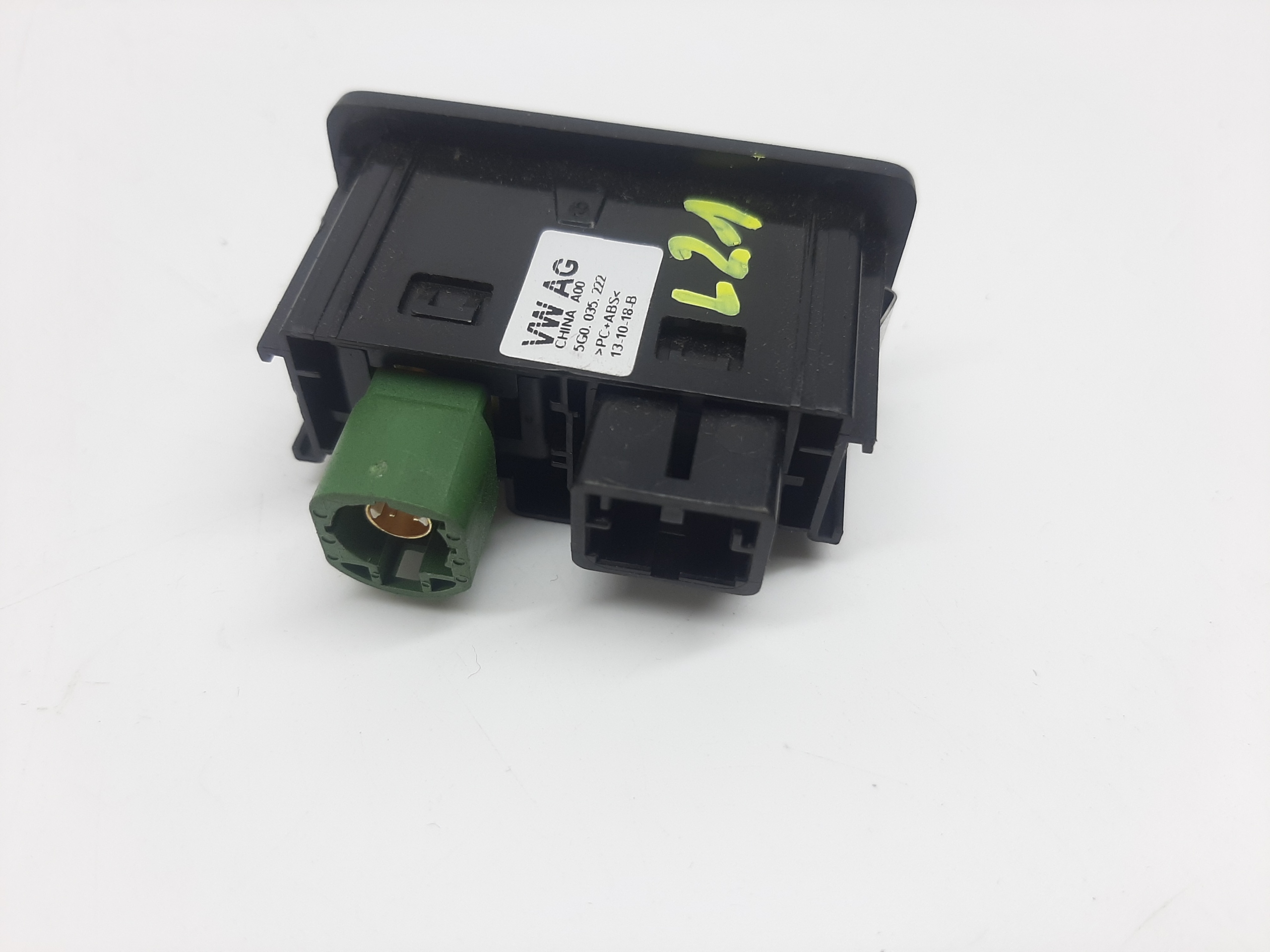 VOLKSWAGEN GOLF VII 2012-20R MODUŁ PORT USB AUX 5G0035222 - obrazek 2