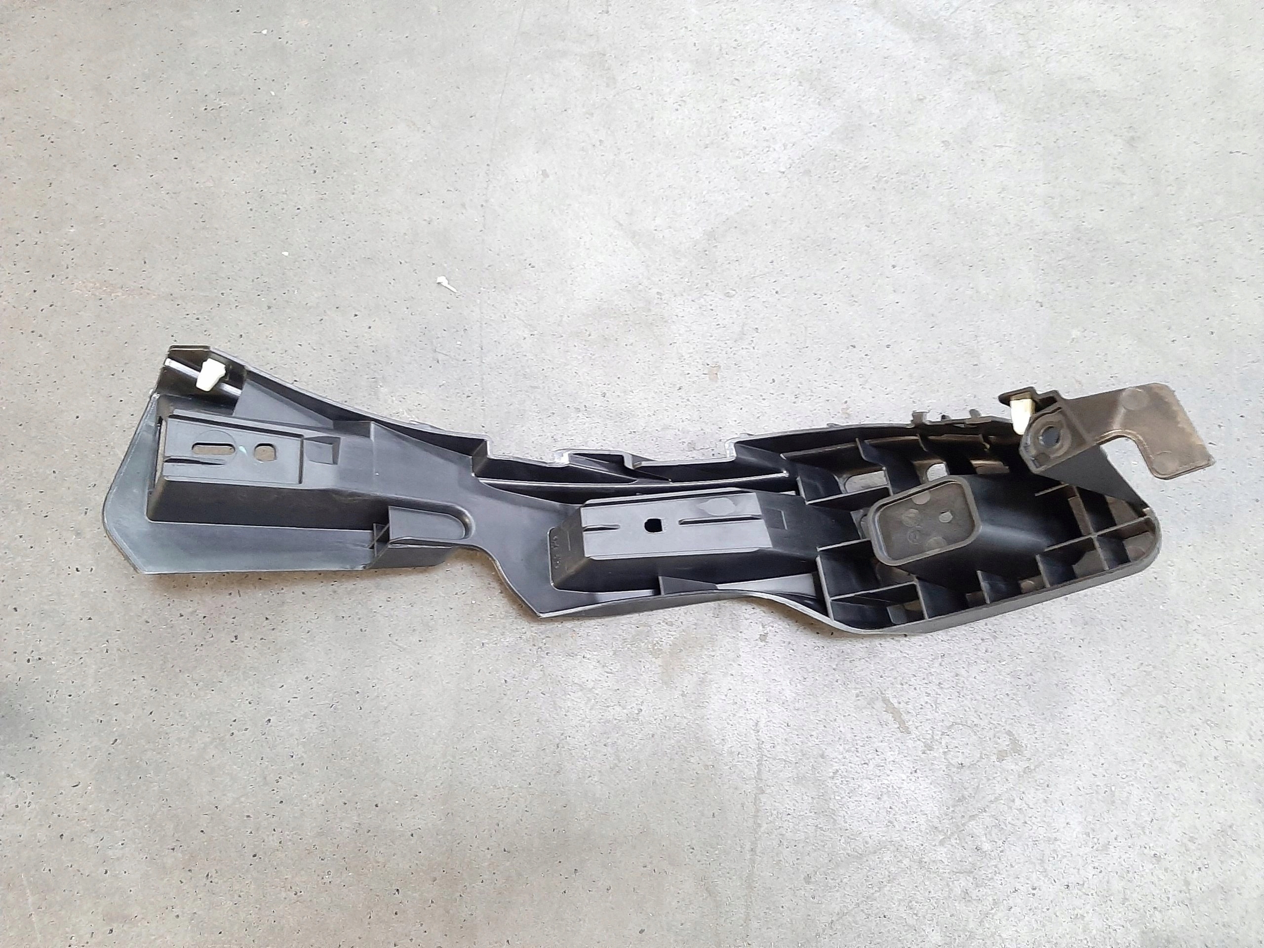 PORSCHE CAYENNE II 2010-14 ŚLIZG ZDERZAKA PRAWY TYŁ 7P5807394A - obrazek 2