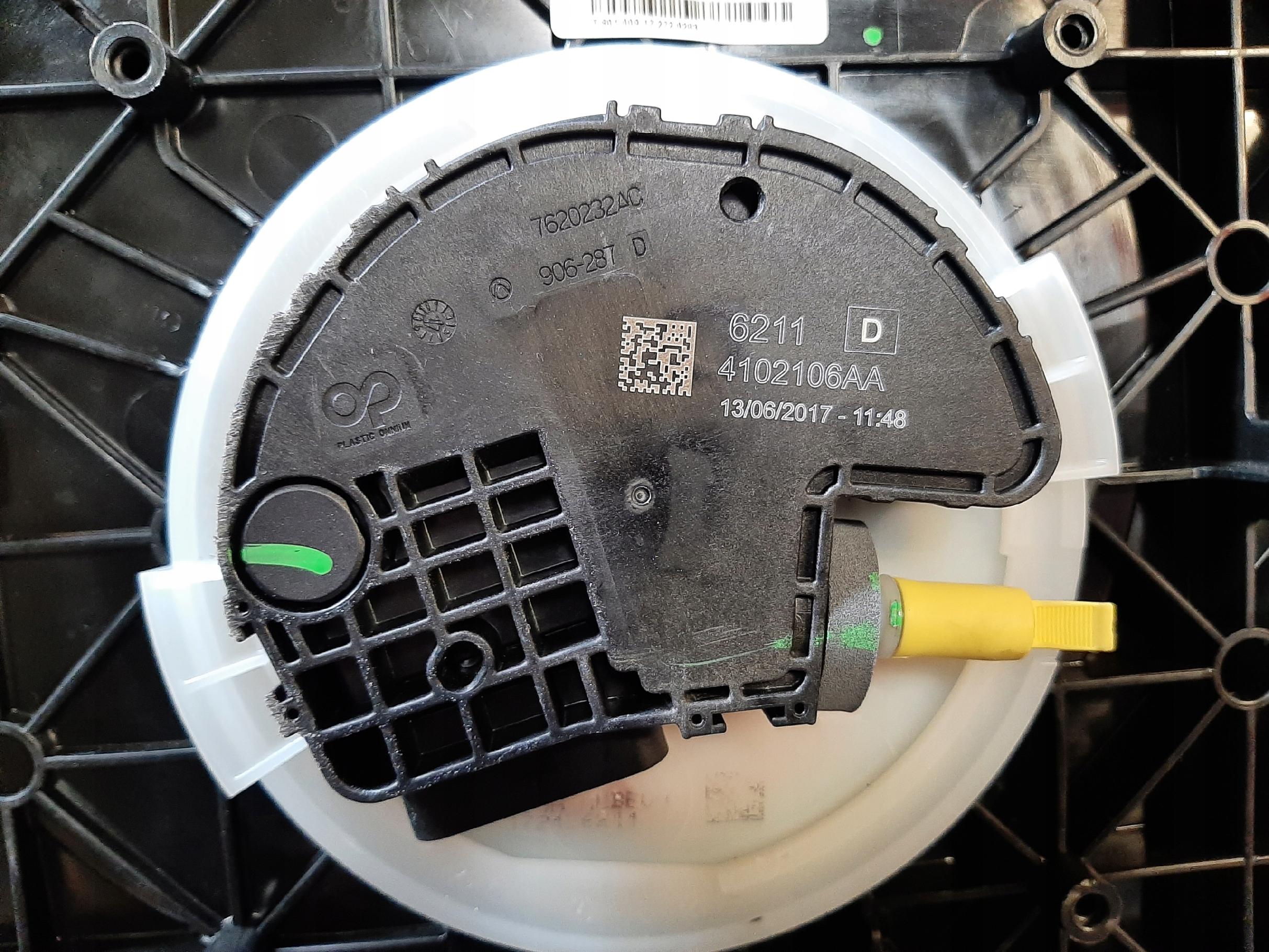 AUDI A4 A5 F5 B9 ZBIORNIK PŁYNU ADBLUE POMPA 8W0131878AQ - obrazek 4
