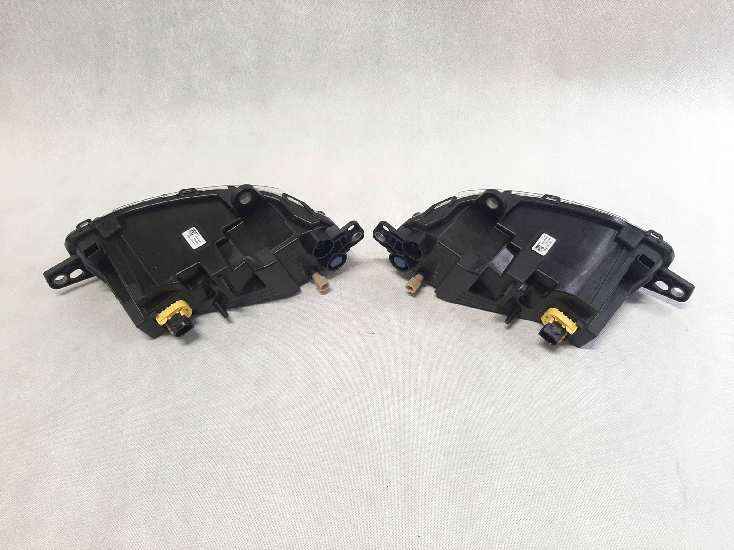 VOLVO FH 5 21- HALOGEN LED PRZECIWMGIELNY LEWY PRAWY 23752728 23752720 - obrazek 2