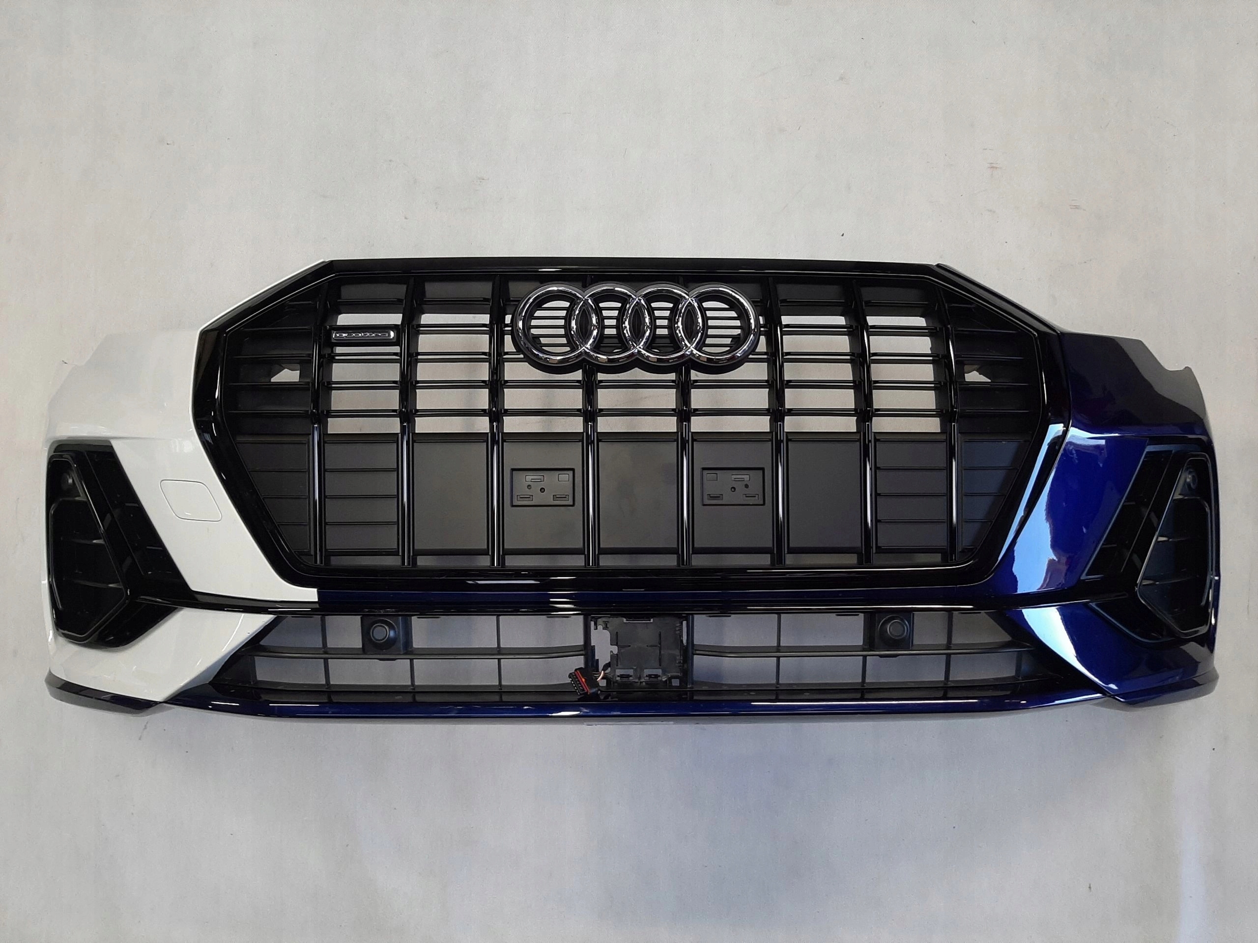 AUDI Q3 S-LINE ZDERZAK PRZÓD PRZEDNI 83A807437D