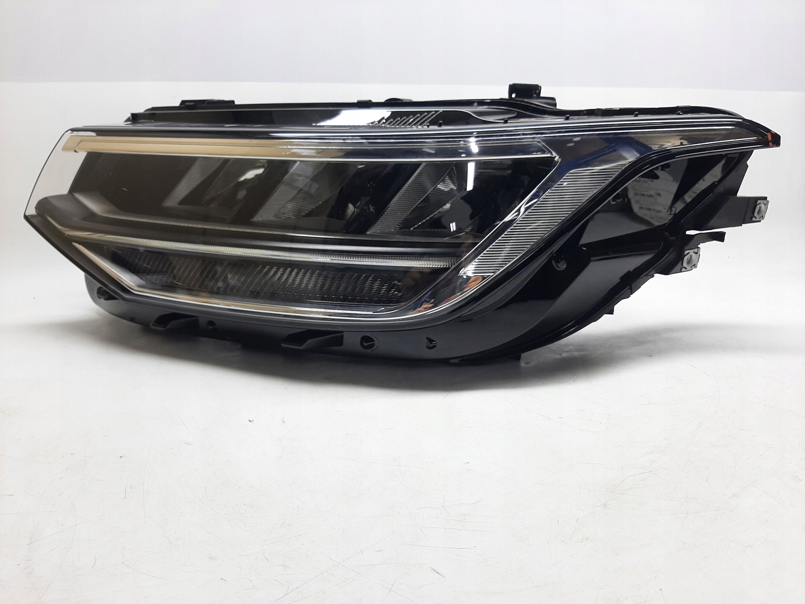 VOLKSWAGEN TIGUAN LIFT 2021-2024 LEWY REFLEKTOR LAMPA LED 5NB941035C - obrazek 2