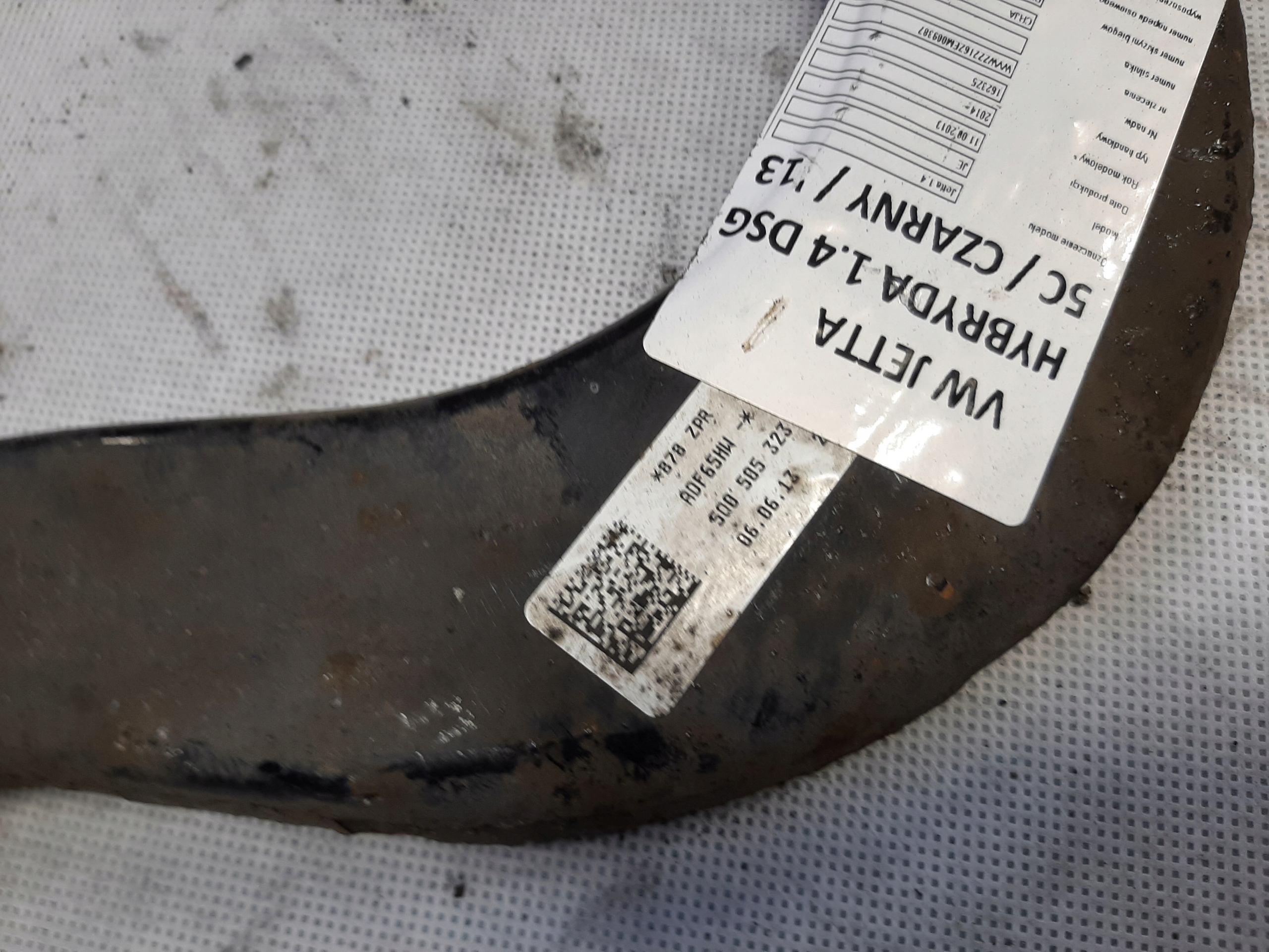 VW JETTA VI WAHACZ LEWY TYŁ TYLNY 5Q0505323C - obrazek 2