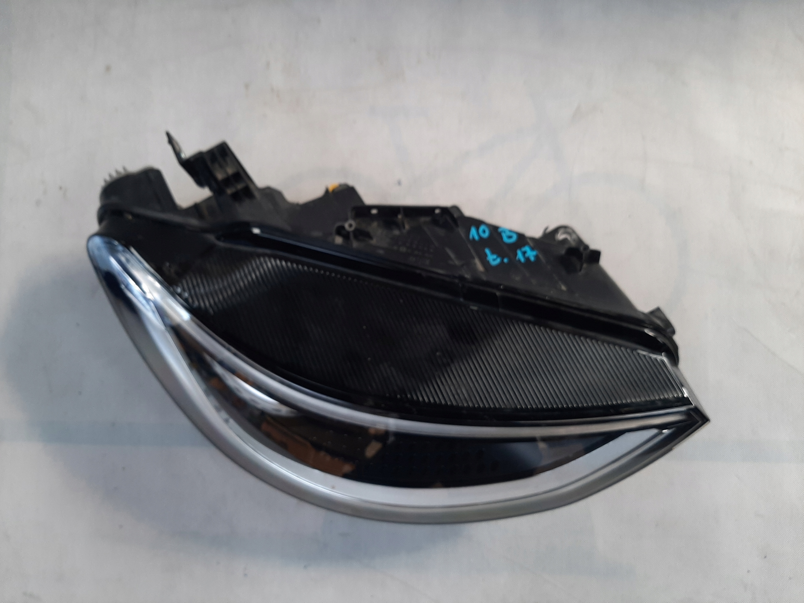 VW ID.3 REFLEKTOR LED LAMPA PRZÓD PRZEDNIA PRAWA 10B941036D - obrazek 3