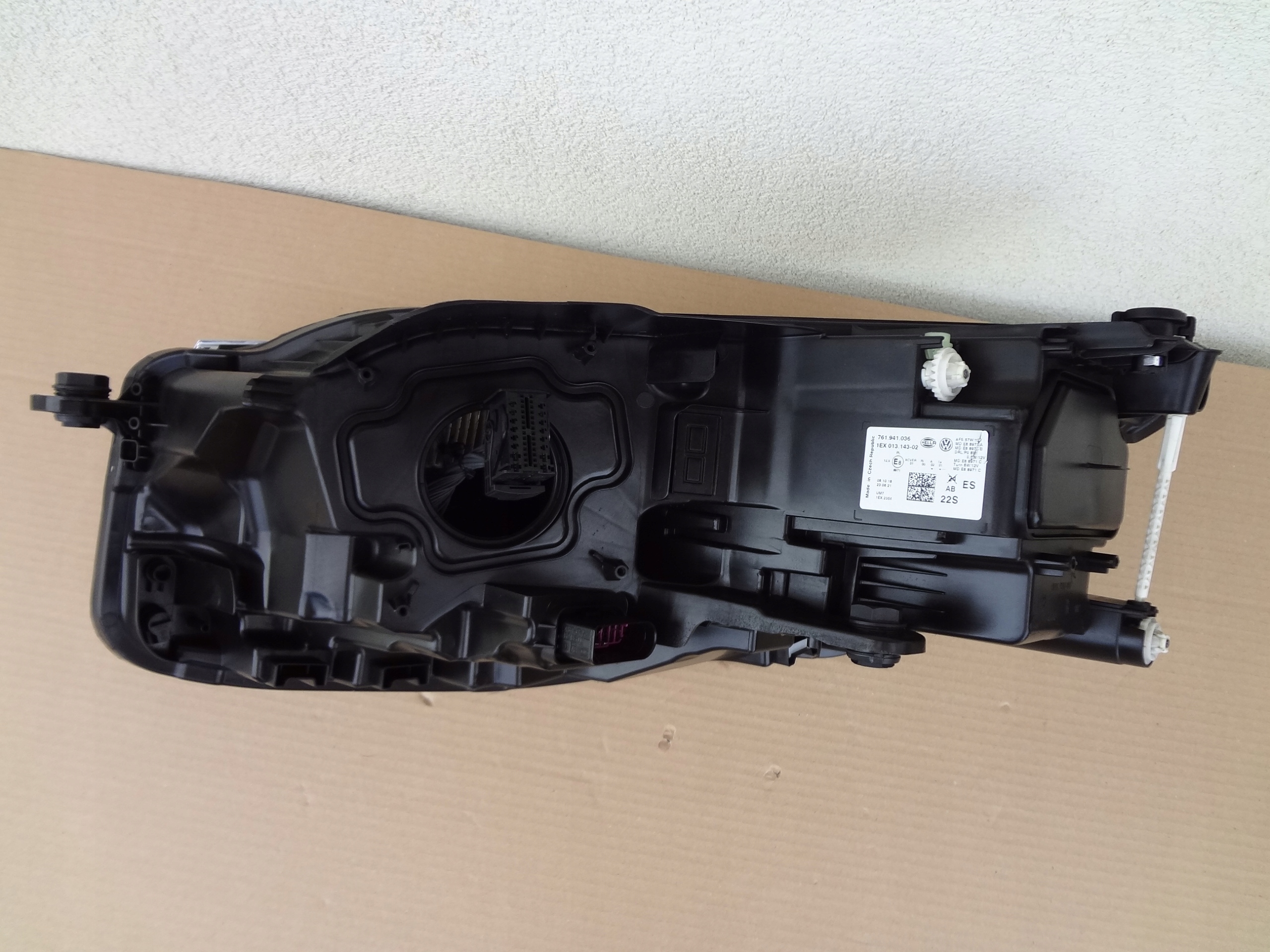 VW TOUAREG 2017+ REFLEKTOR LAMPA PRAWA 761941036 - obrazek 15
