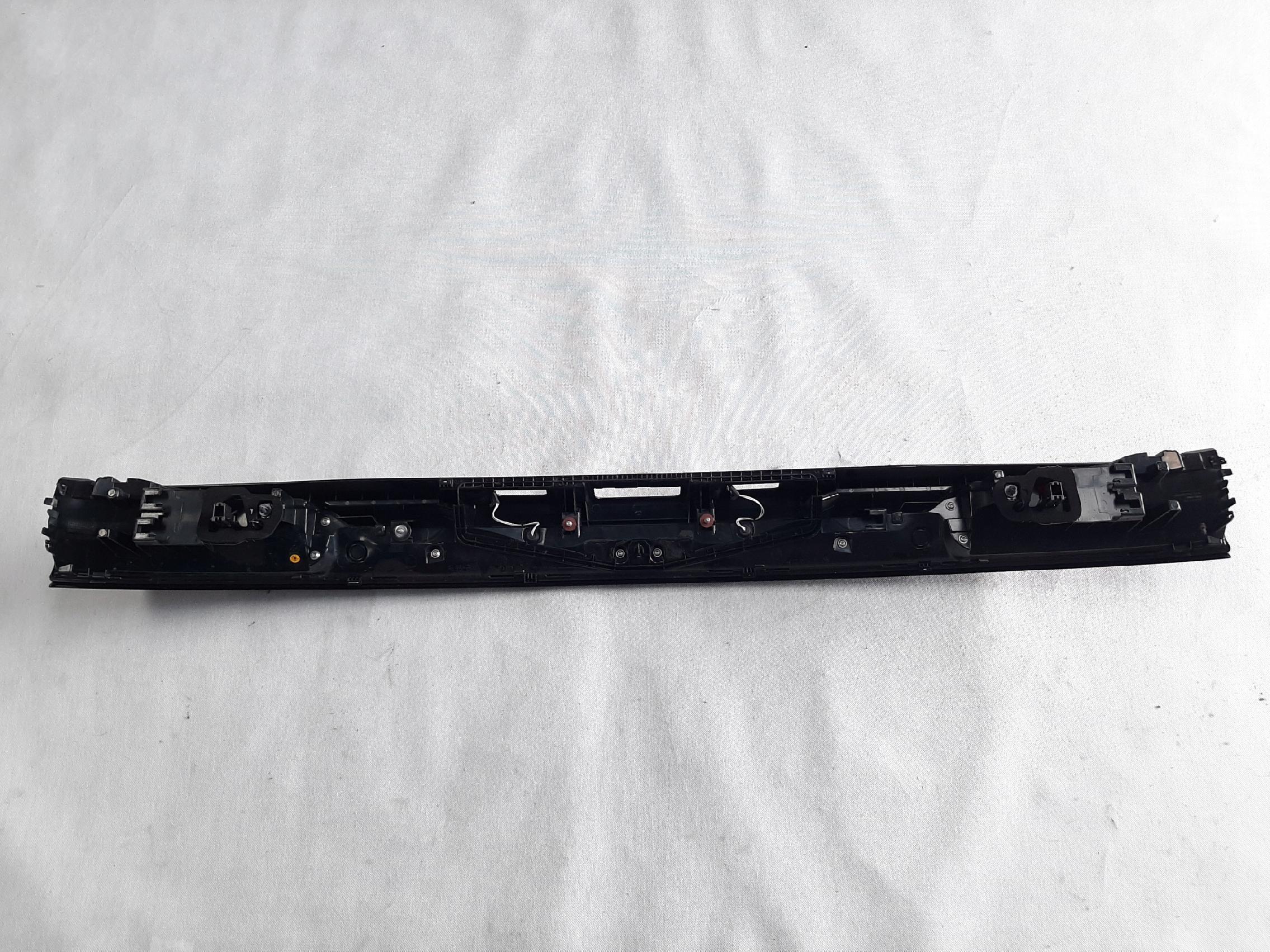 VW PASSAT B9 VARIANT KOMBI 2023- LAMPA TYLNA CENTRALNA 3J0945093 - obrazek 4