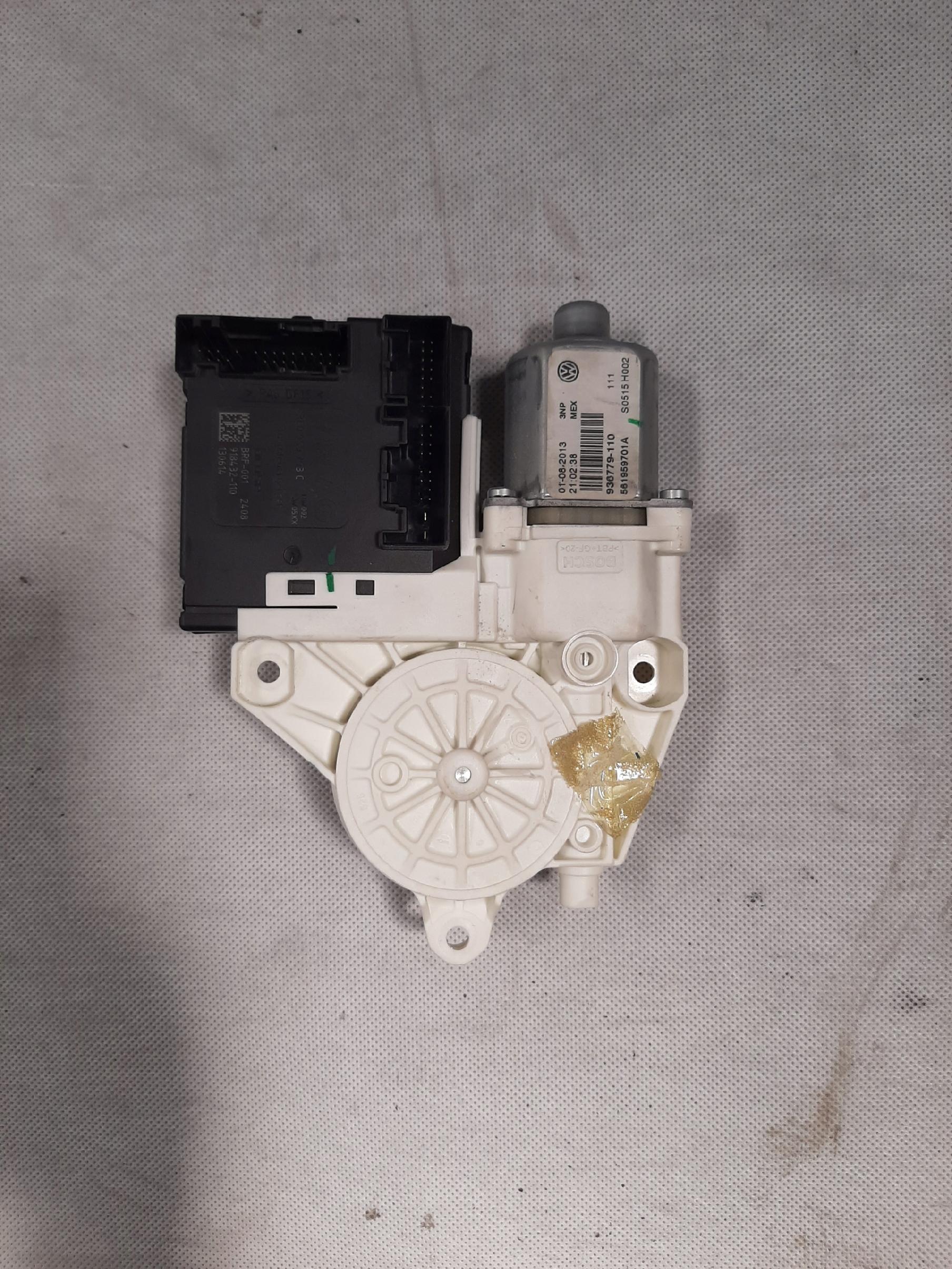 VW JETTA VI SILNICZEK PODNOSZENIA SZYBY LEWA LEWEJ 3C0959793C